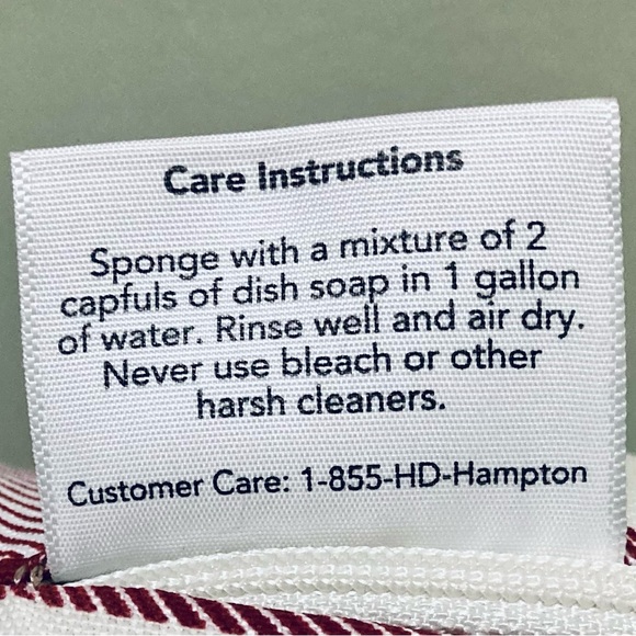 🆕 2 Hampton Bay Square Pillows Set ~ Pineapple Print ~ Indoor/Outdoor ~ Home - Picture 15 of 17